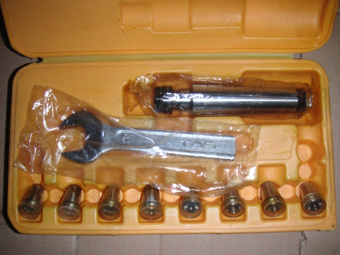 Mandrin porte fraises MS4-ER16 8 pièces.JPG